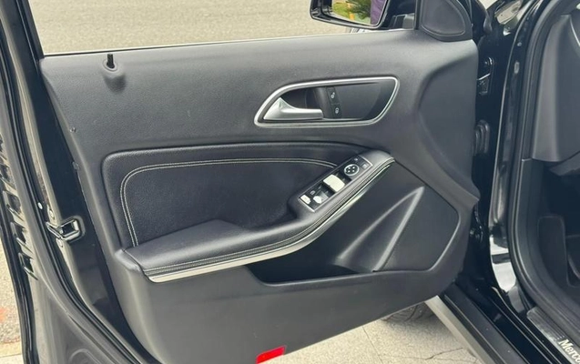 imagem-https://www.socarrao.com.br/sc-vehicle-images-prod/3569345/1788274306605-8435817_15_B_a93fdf1215.jpeg