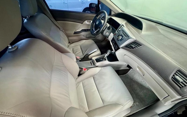 imagem-https://www.socarrao.com.br/sc-vehicle-images-prod/3569608/1789139849263-8378904_13_B_d5b14fccd5.jpeg
