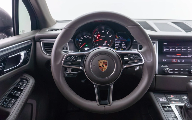 imagem-https://www.socarrao.com.br/sc-vehicle-images-prod/3570148/1788286132002-305ee96e-d109-464d-bdcc-ec7f62a59b31.jpg