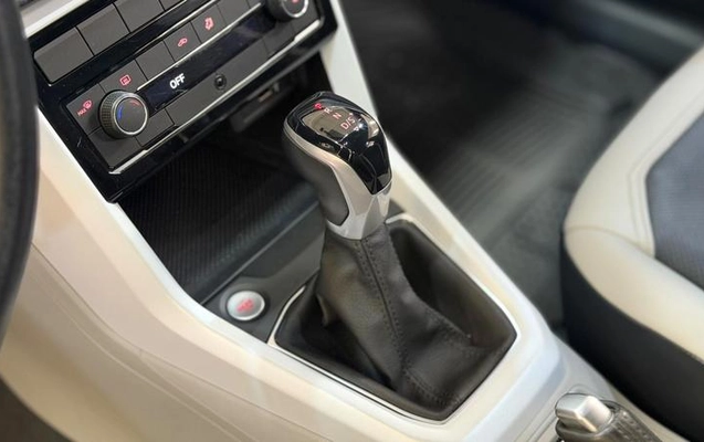 imagem-https://www.socarrao.com.br/sc-vehicle-images-prod/3570228/1789586281094-8434620_12_B_1cd36437c4.jpeg