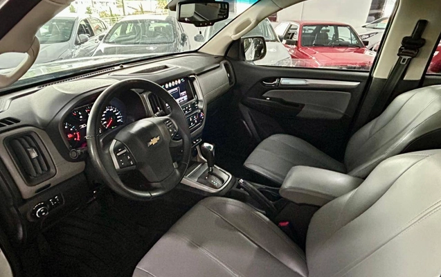 imagem-https://www.socarrao.com.br/sc-vehicle-images-prod/3570663/1788277628660-3db7aa8e57be4fd39f86737a6a1bc94c_1788277493456.jpg