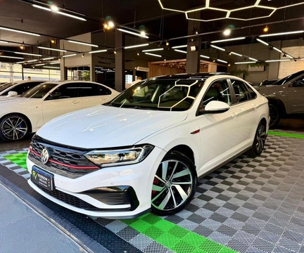 Volkswagen Jetta 2019 Branco — foto 1 de 3