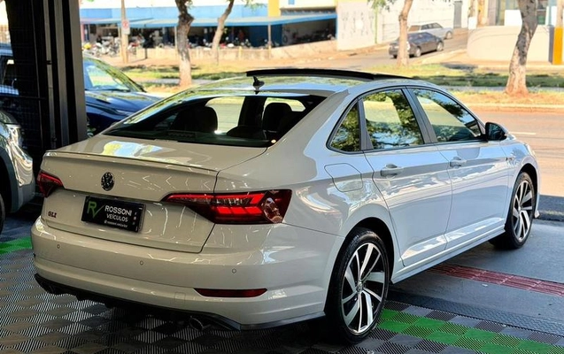 imagem-https://www.socarrao.com.br/sc-vehicle-images-prod/3570744/1788440186640-8436557_12_B_bd871597fe.jpeg