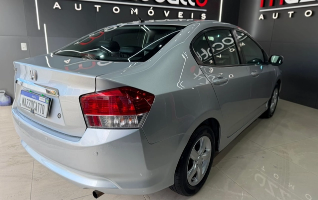 imagem-https://www.socarrao.com.br/sc-vehicle-images-prod/3570845/1788278383964-003_9d56f0e61ade0b7f3dca3b5a88caa0bd.jpeg