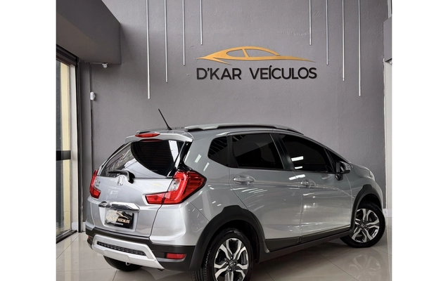 imagem-https://www.socarrao.com.br/sc-vehicle-images-prod/3571201/1788279463776-1_010328.jpg