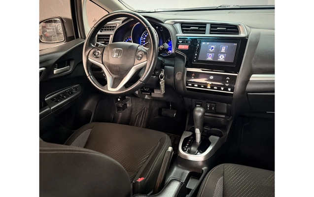 imagem-https://www.socarrao.com.br/sc-vehicle-images-prod/3571201/1788279463787-1_010340.jpg