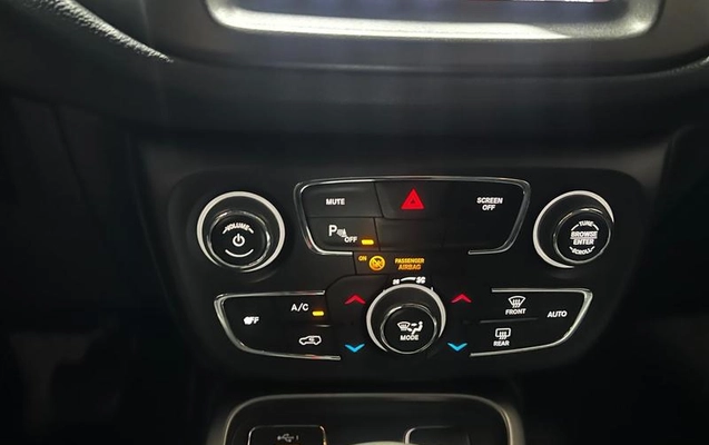imagem-https://www.socarrao.com.br/sc-vehicle-images-prod/3571316/1789237088662-8376589_2_B_c77b87968a.jpeg