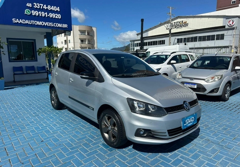 Volkswagen Fox RUN 1.6 Flex 8V 5p 2017 Prata — foto 1 de 3