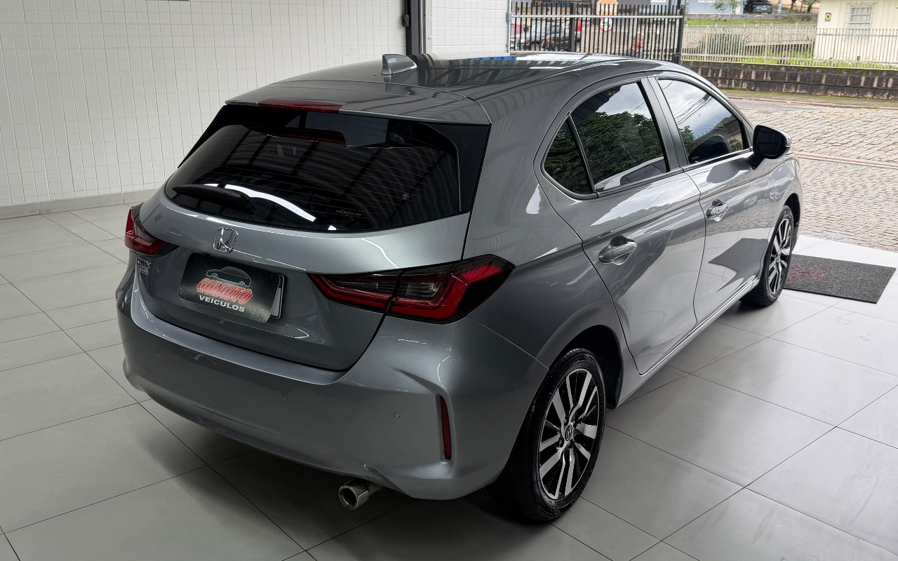 imagem-https://www.socarrao.com.br/sc-vehicle-images-prod/3571826/1788281144421-SU1HXzM1MDAuanBlZw.jpeg