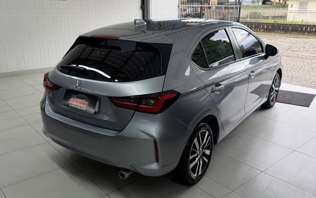 imagem-https://www.socarrao.com.br/sc-vehicle-images-prod/3571826/1788281144421-SU1HXzM1MDAuanBlZw.jpeg