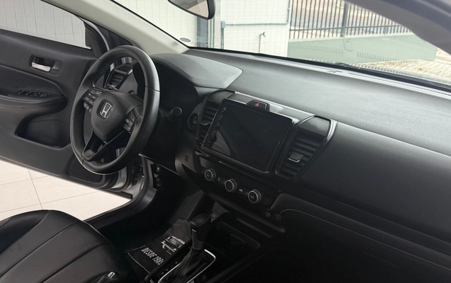 imagem-https://www.socarrao.com.br/sc-vehicle-images-prod/3571826/1788281144550-SU1HXzM0OTkuanBlZw.jpeg