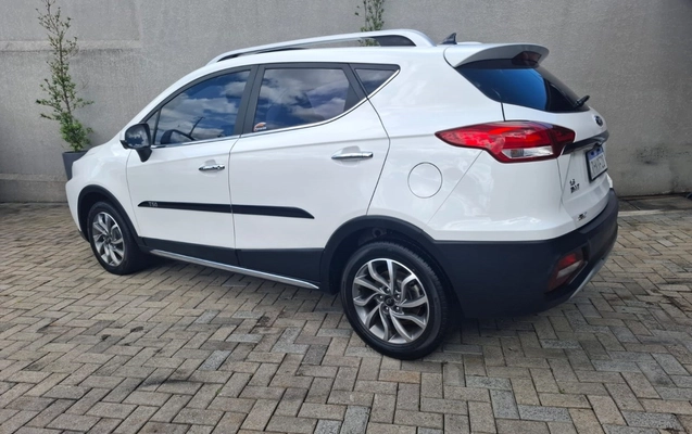 imagem-https://www.socarrao.com.br/sc-vehicle-images-prod/3572343/1788282404672-10_020617.jpg