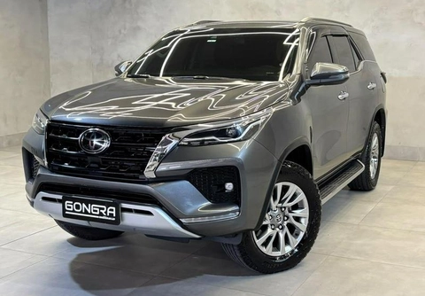 Toyota Hilux SW4 2021 Cinza — foto 1 de 3