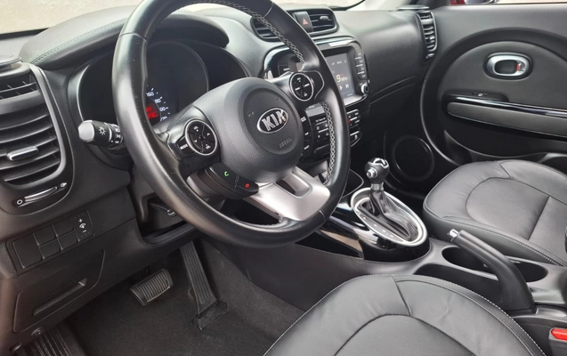 imagem-https://www.socarrao.com.br/sc-vehicle-images-prod/3572500/1788282916893-11_014947.jpg