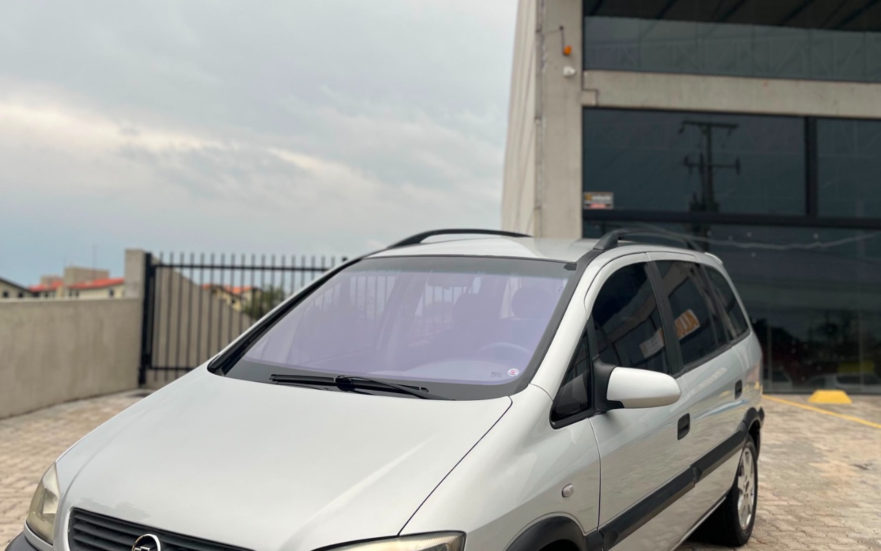 Chevrolet Zafira 2001 Prata — foto 1 de 3