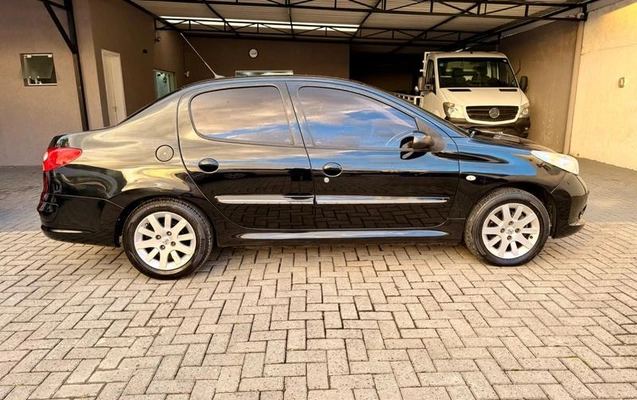 imagem-https://www.socarrao.com.br/sc-vehicle-images-prod/3572753/1788990826207-8377309_2_B_8801af6d77.jpeg