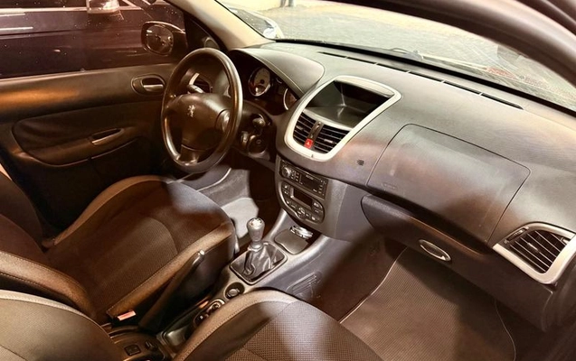 imagem-https://www.socarrao.com.br/sc-vehicle-images-prod/3572753/1788990826221-8377309_12_B_bf718cd913.jpeg