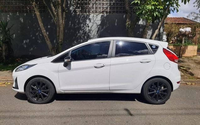 imagem-https://www.socarrao.com.br/sc-vehicle-images-prod/3572840/1788558291126-8439138_1_B_608a0a32a2.jpeg