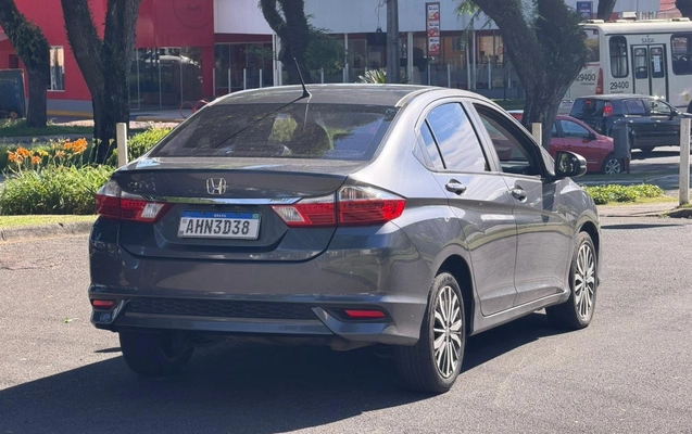 imagem-https://www.socarrao.com.br/sc-vehicle-images-prod/3573549/1788285619804-SU1HXzg2NDEuSlBH.JPG