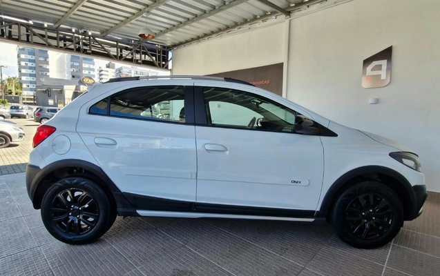 imagem-https://www.socarrao.com.br/sc-vehicle-images-prod/3573959/1788287839922-387bd3ab150a4e829d02c3f3cd349a72_1788285748868.jpg
