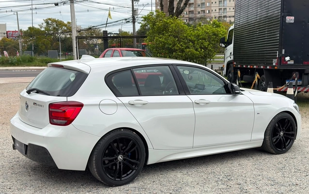 imagem-https://www.socarrao.com.br/sc-vehicle-images-prod/3573968/1788286037757-9ff1ab95-2bd0-47d1-99d3-835ca0148c83.jpg