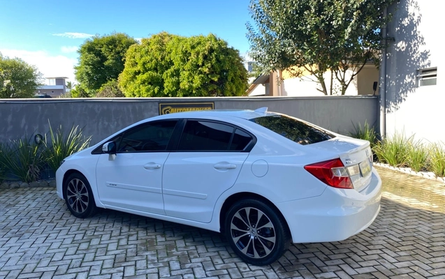 imagem-https://www.socarrao.com.br/sc-vehicle-images-prod/3573985/1788286275627-bce46983f70d463086adf7a623c95ed4_1788286011737.jpg