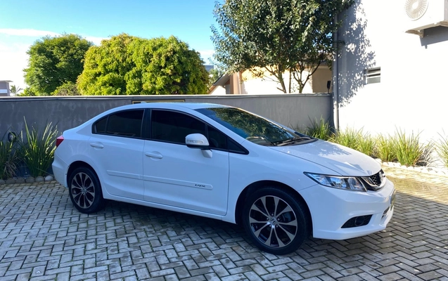 imagem-https://www.socarrao.com.br/sc-vehicle-images-prod/3573985/1788286275631-4cd386f2297a403396baa3c509ad9035_1788286011750.jpg