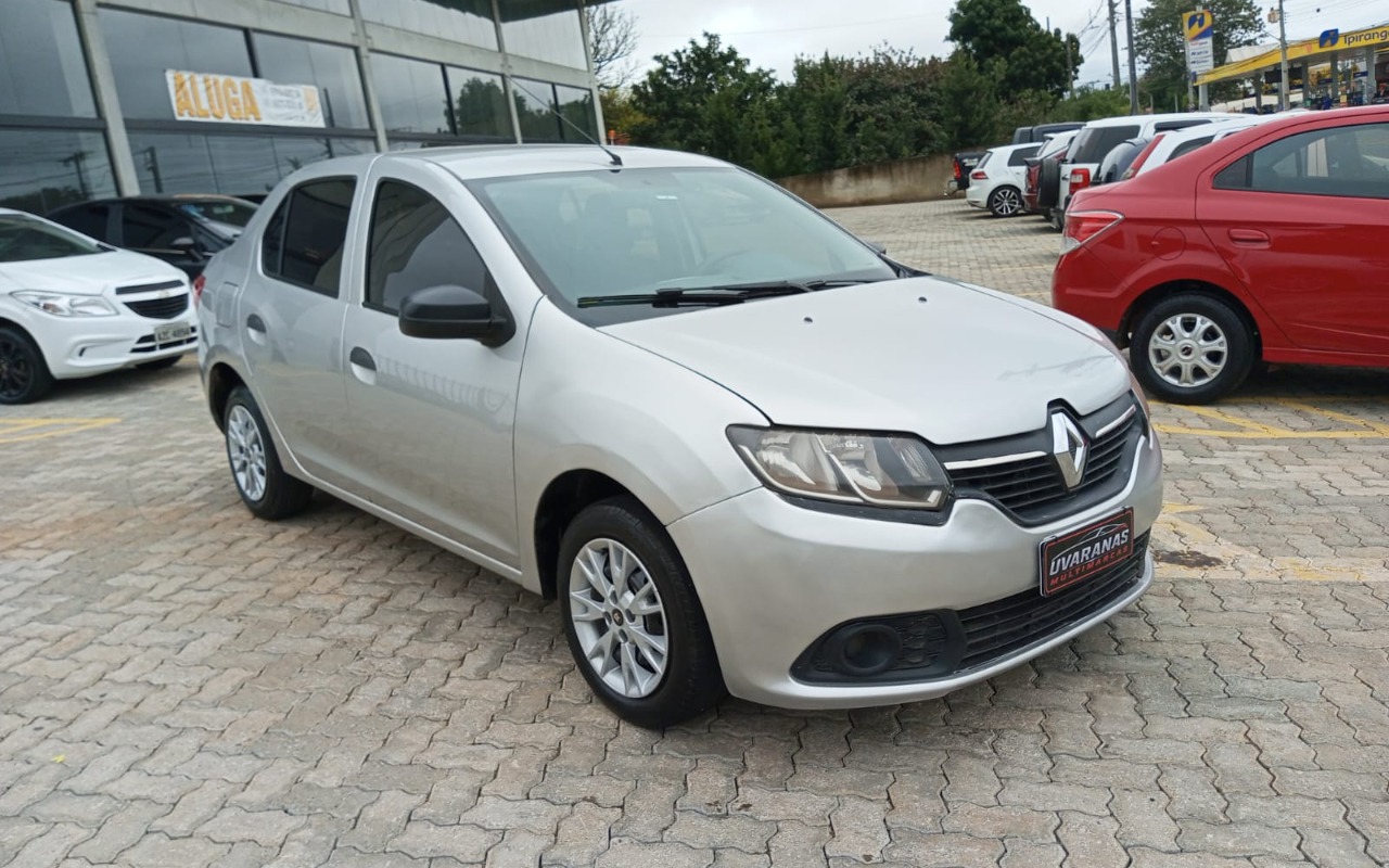 Renault Logan 2017 Prata — foto 1 de 3