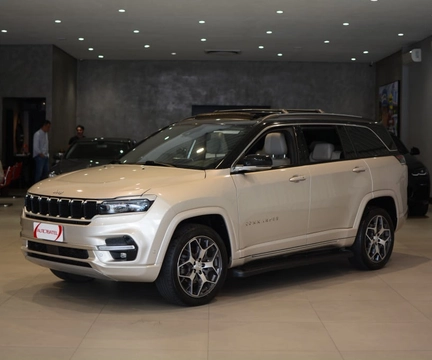 Jeep Commander 2023 Amarelo — foto 1 de 3