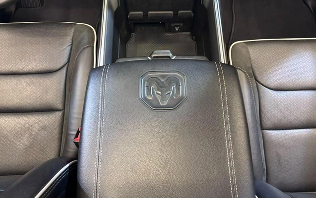 imagem-https://www.socarrao.com.br/sc-vehicle-images-prod/3575108/1790166059287-8439903_19_B_ef679b92df.jpeg