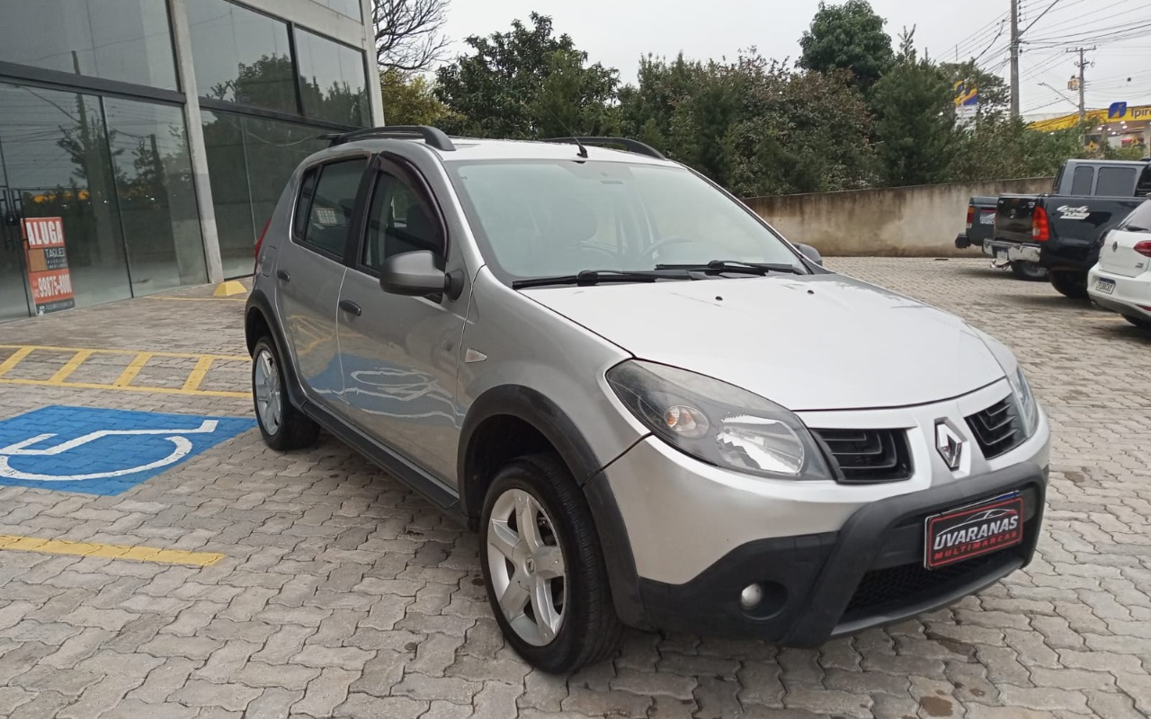Renault Sandero 2010 Prata — foto 1 de 3