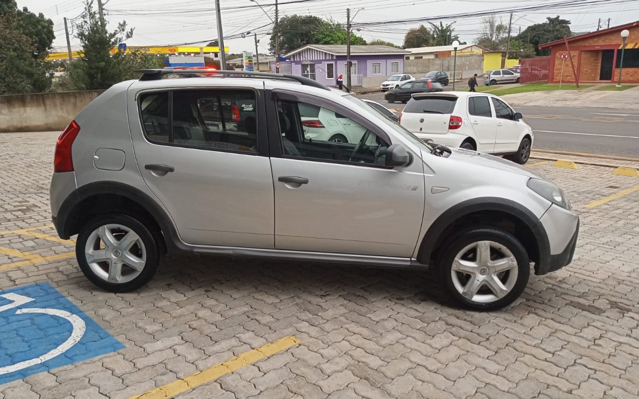 imagem-https://www.socarrao.com.br/sc-vehicle-images-prod/3575109/1788289290924-V2hhdHNBcHAgSW1hZ2UgMjAyNi0wOS0wMSBhdCAxMS4wMy40NSAoMykuanBlZw.jpeg