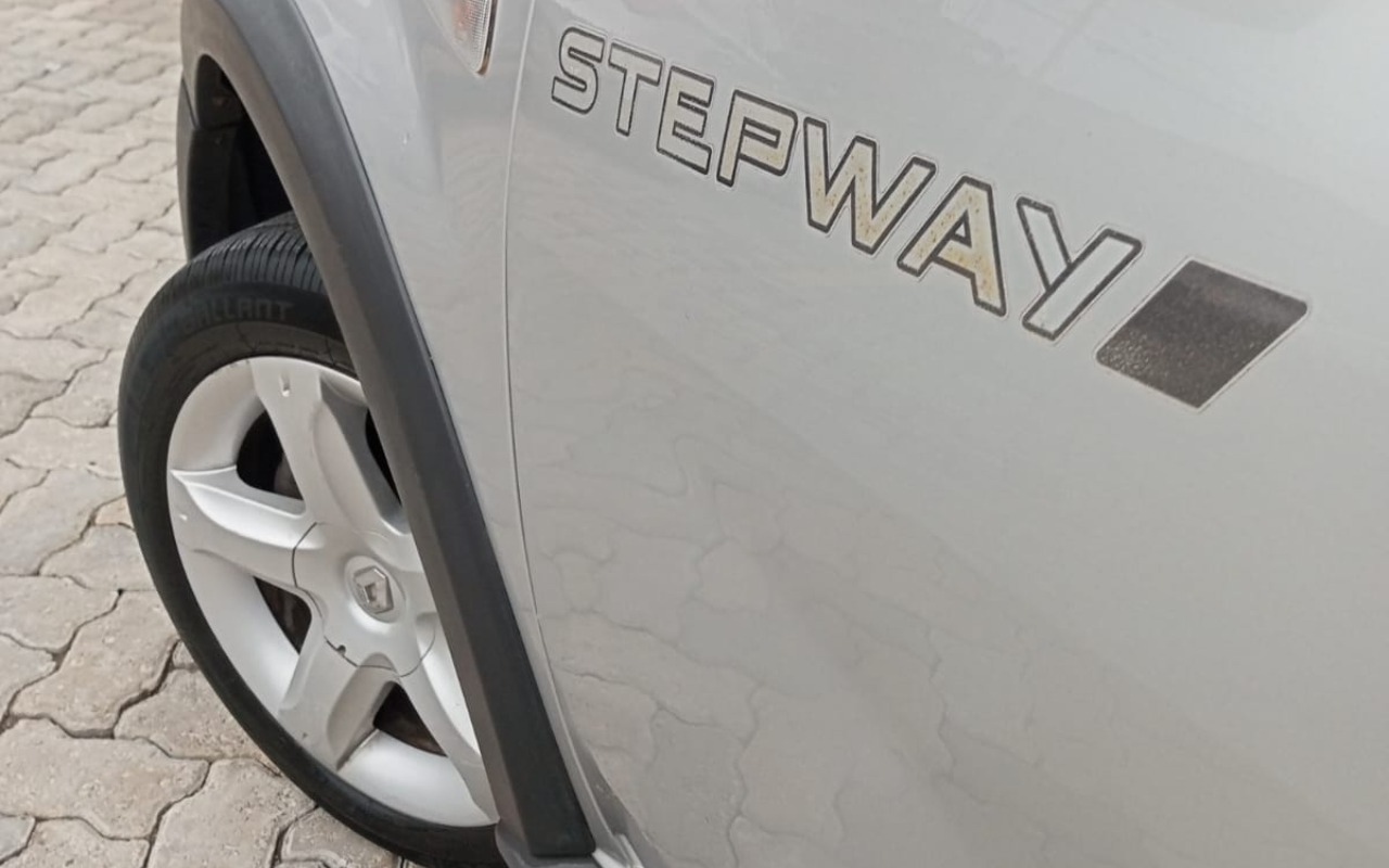 imagem-https://www.socarrao.com.br/sc-vehicle-images-prod/3575109/1788289291909-V2hhdHNBcHAgSW1hZ2UgMjAyNi0wOS0wMSBhdCAxMS4wMy40Ny5qcGVn.jpeg