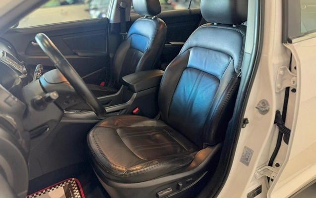 imagem-https://www.socarrao.com.br/sc-vehicle-images-prod/3575661/1788290786387-4470c0c0-df35-4335-876c-374dd898340c.jpg