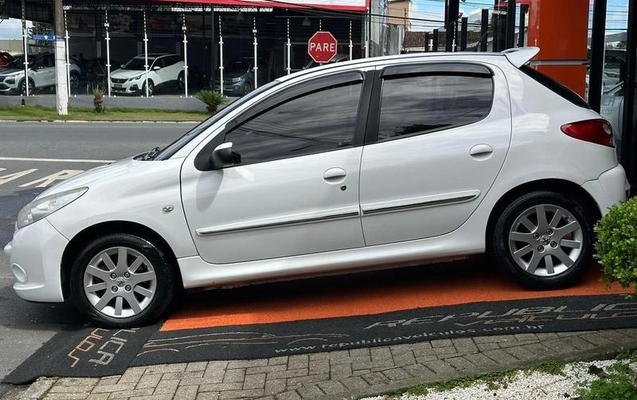 imagem-https://www.socarrao.com.br/sc-vehicle-images-prod/3575823/1789393312182-8439109_19_B_0c47a23fa2.jpeg