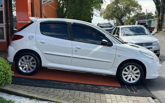 imagem-https://www.socarrao.com.br/sc-vehicle-images-prod/3575823/1789393312185-8439109_15_B_7a0dd261ec.jpeg