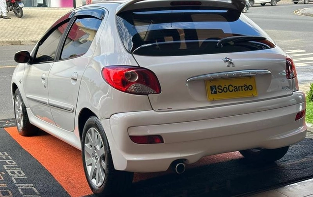 imagem-https://www.socarrao.com.br/sc-vehicle-images-prod/3575823/1789393312187-8439109_15_B_0adc72ddd7.jpeg