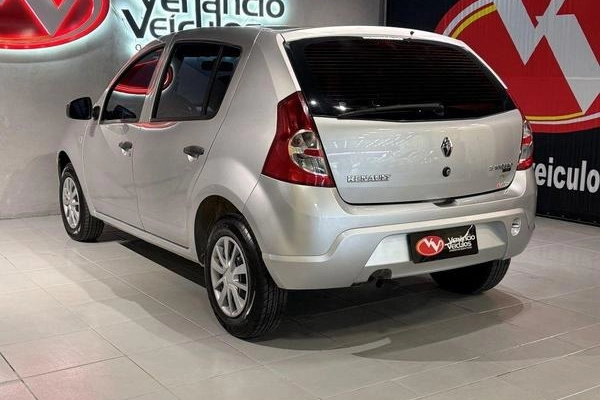 imagem-https://www.socarrao.com.br/sc-vehicle-images-prod/3575828/1789395774769-8301121_10_B_b69fd853bd.jpeg
