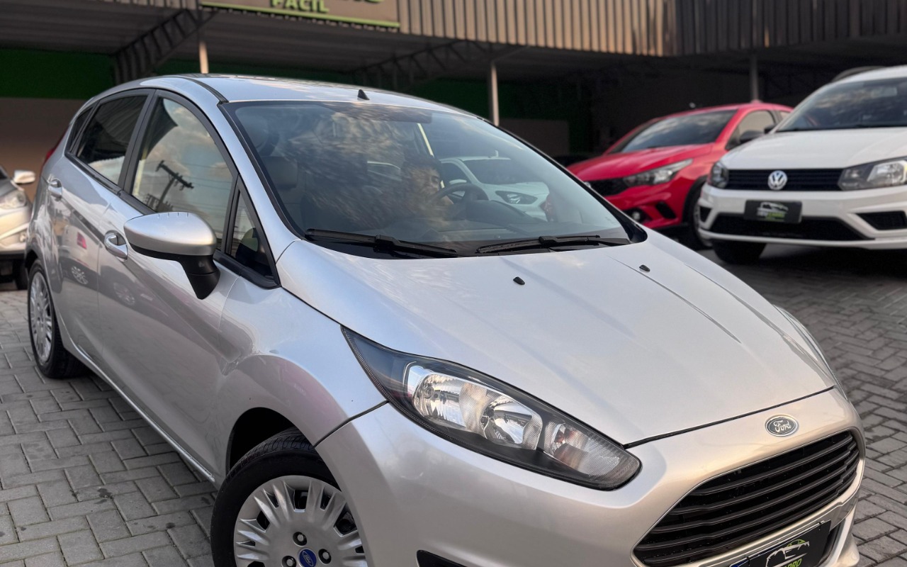Ford Fiesta 1.5 16V Flex Mec. 5p 2013 Prata — foto 1 de 3