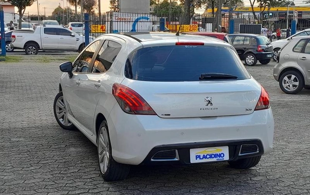 imagem-https://www.socarrao.com.br/sc-vehicle-images-prod/3575901/1789668173527-8408367_5_B_3a6eb4470e.jpeg
