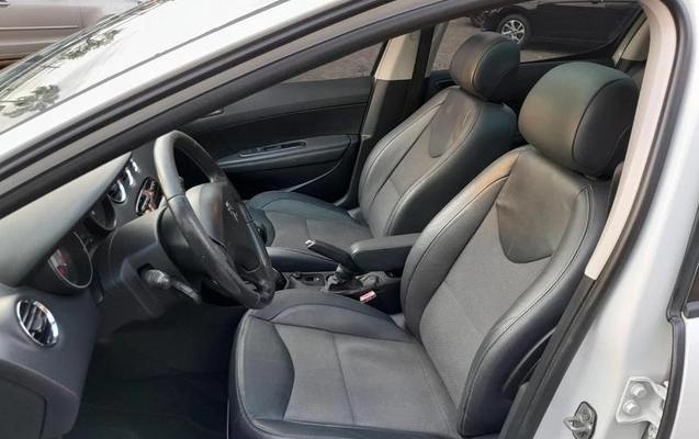 imagem-https://www.socarrao.com.br/sc-vehicle-images-prod/3575901/1789668173536-8408367_12_B_dfc89bdb53.jpeg