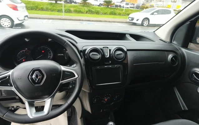 imagem-https://www.socarrao.com.br/sc-vehicle-images-prod/3575933/1788291819482-2dkSlvXsxnm2YUlF78E7C38oGidcoEFW.jpg