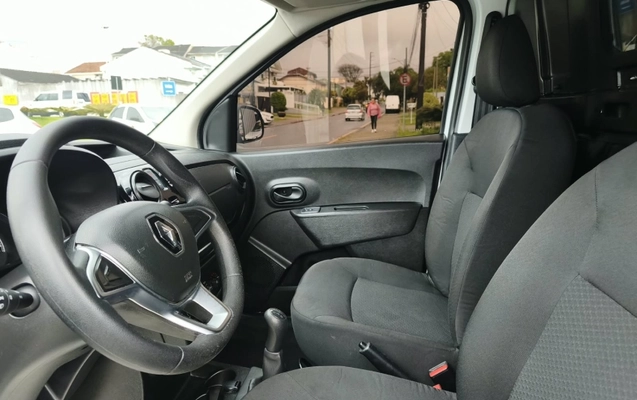 imagem-https://www.socarrao.com.br/sc-vehicle-images-prod/3575933/1788291819484-Ax5zHVMq5Stsp9TGfKxE6PAgWu04feyq.jpg