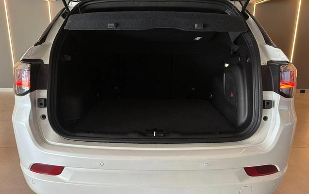 imagem-https://www.socarrao.com.br/sc-vehicle-images-prod/3576645/1788898438450-8438790_15_B_2d2b19c4b2.jpeg