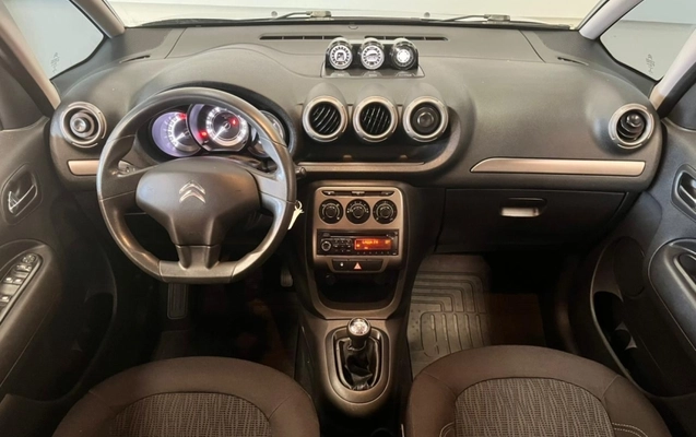 imagem-https://www.socarrao.com.br/sc-vehicle-images-prod/3576648/1789063450844-3t5qQliCxbrNcxwOO63RxYOjZxsZlH68.jpg