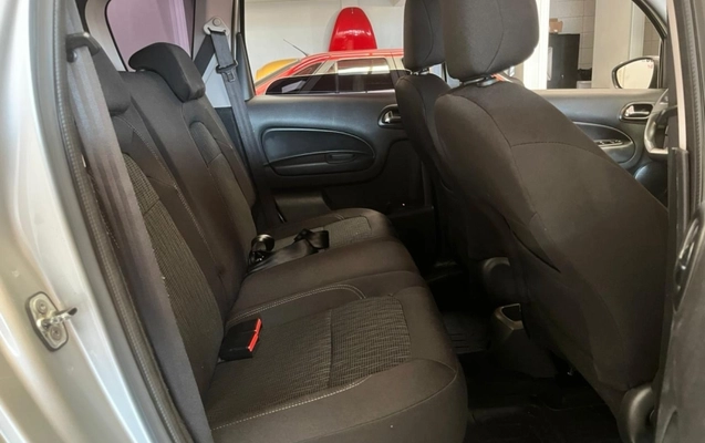 imagem-https://www.socarrao.com.br/sc-vehicle-images-prod/3576648/1789063450864-3tyu6rVEz1OSCYTvXPGIEurjba9lHAdw.jpg