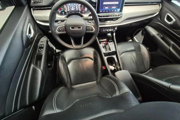 imagem-https://www.socarrao.com.br/sc-vehicle-images-prod/3577027/1789213257386-8440650_8_B_6b99c70c6b.jpeg