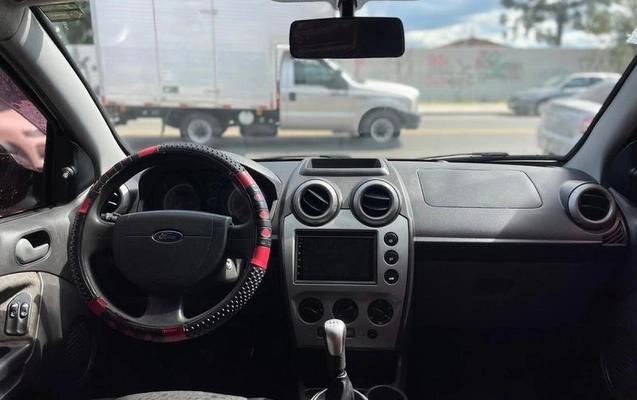 imagem-https://www.socarrao.com.br/sc-vehicle-images-prod/3577140/1789063422936-8432144_8_B_4a04e442b6.jpeg