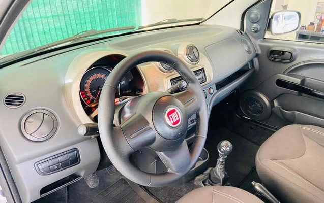imagem-https://www.socarrao.com.br/sc-vehicle-images-prod/3577158/1788358458077-8429135_15_B_09f83c2024.jpeg