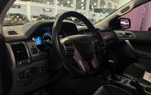 imagem-https://www.socarrao.com.br/sc-vehicle-images-prod/3577159/1789134921450-8433489_7_B_664ab226c7.jpeg